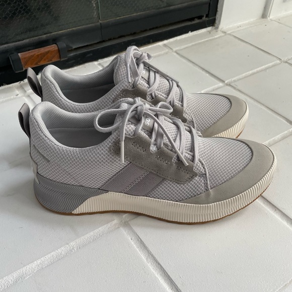 Shoes - Sorel Out 'N' About III Low Waterproof Sneakers for Ladies size 9.5
